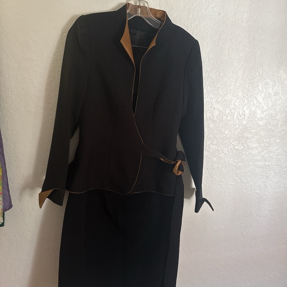 Jackets & Blazers - Elegant Black and Tan Women's Jacket